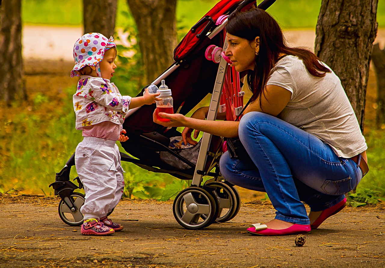Jak przygotować się na spacery z niemowlakiem?