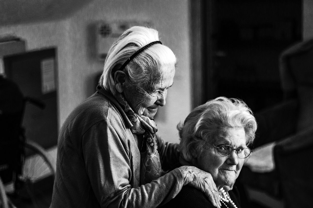 Pomoc geriatryczna – co zapewnia się pacjentom domów opieki?