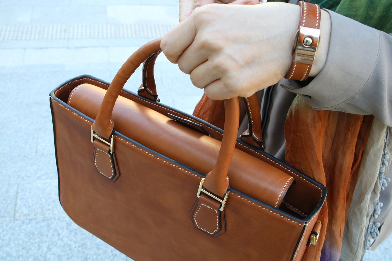 Listonoszki damskie – torebki idealne na co dzień i na specjalne wyjścia